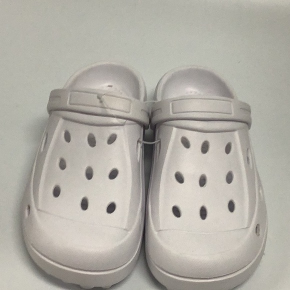 NWT Men’s size 10; Women’s size 12 white clogs - Picture 1 of 3